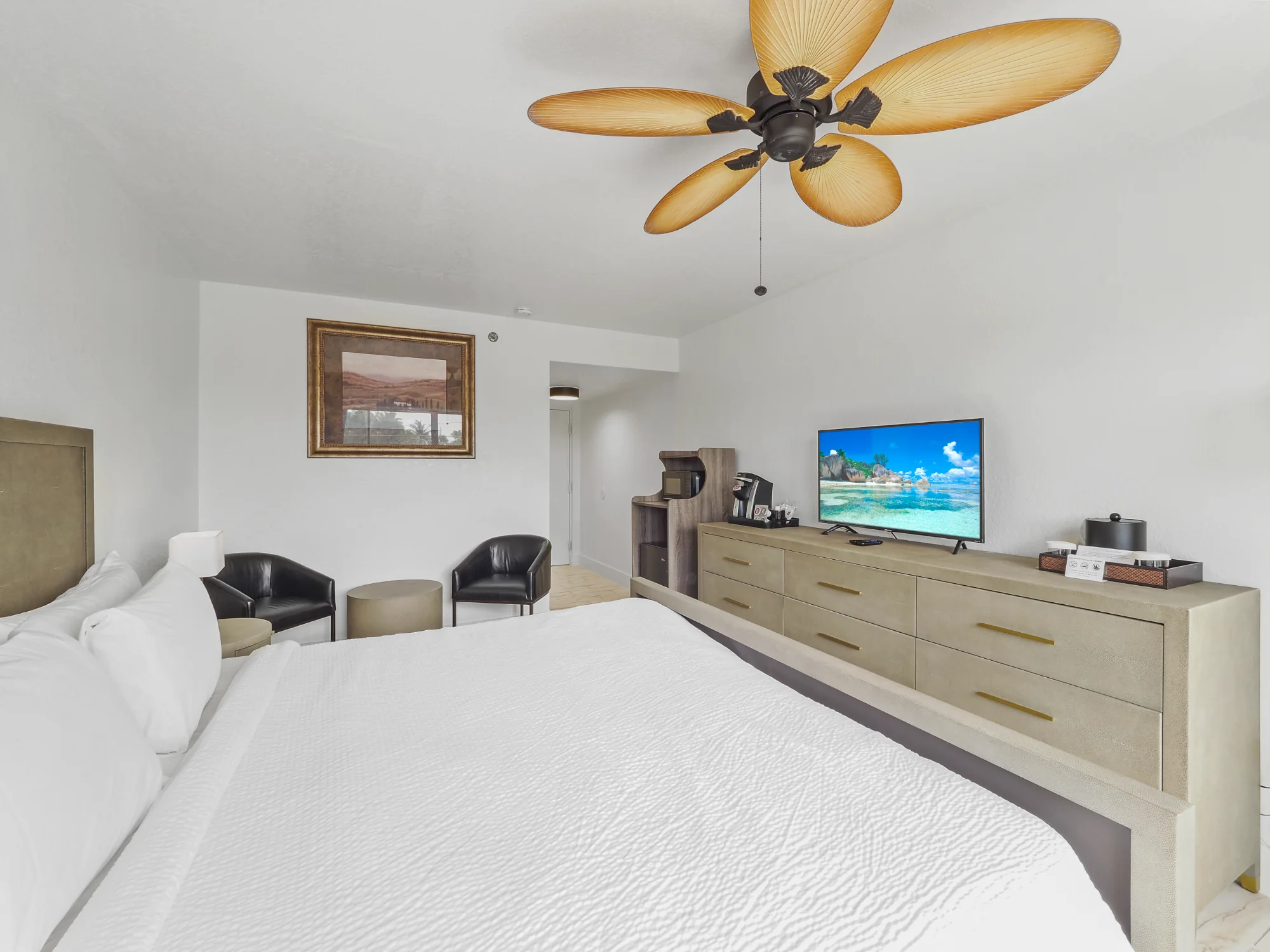 Sunset King Interior